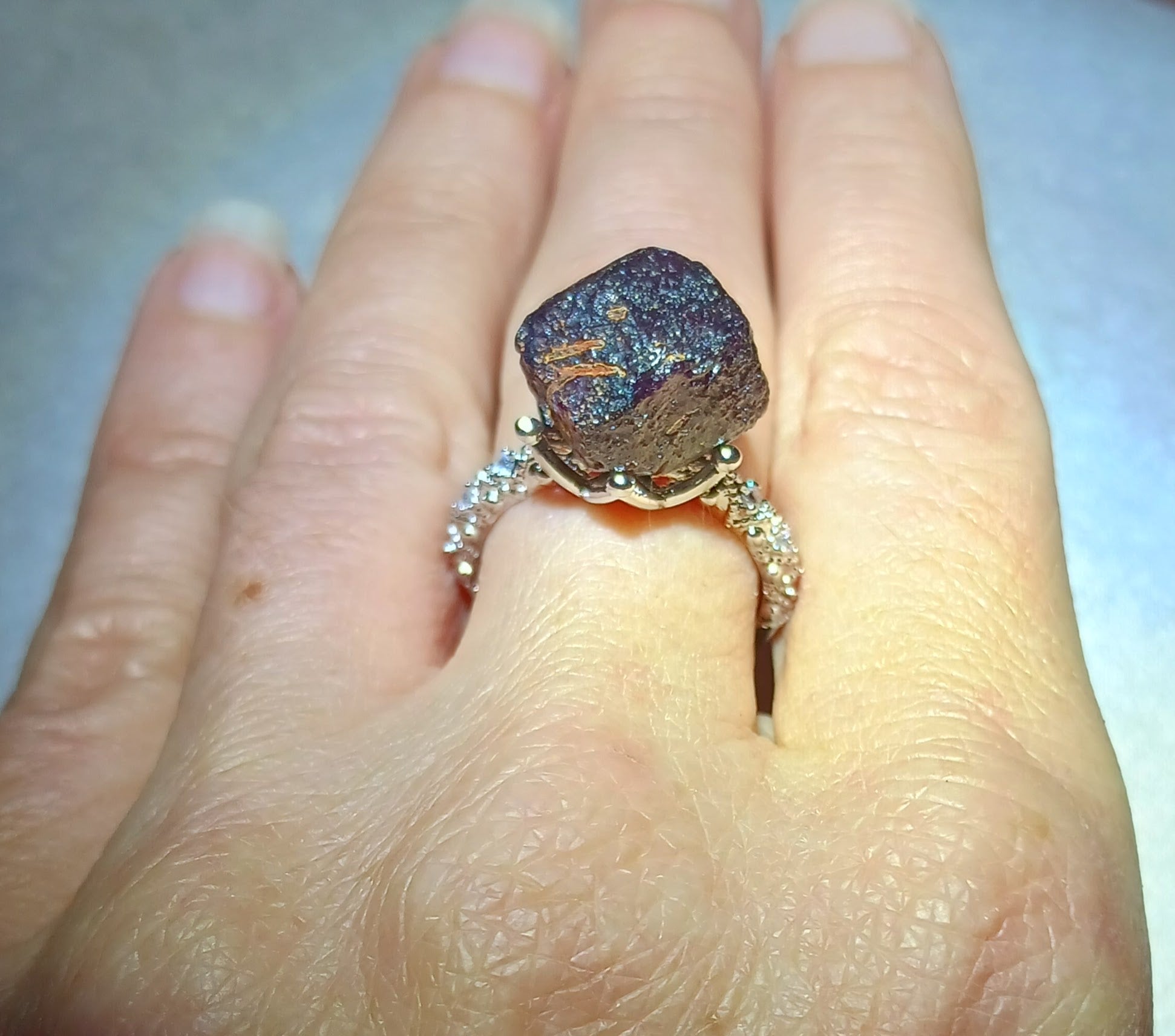 Adjustable cubic zirconia rings store